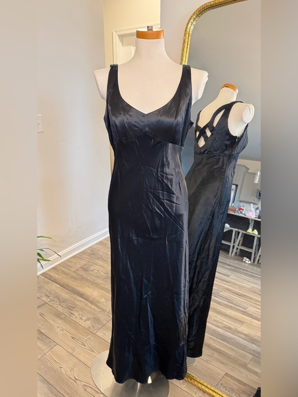 Women's Black Satin Maxi Dress - Sleek V-Neck Evening Gown